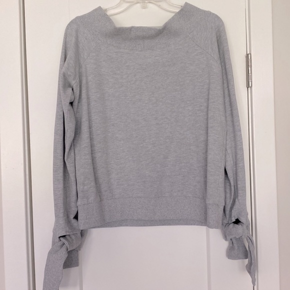 Lulu's Top - Picture 3 of 5